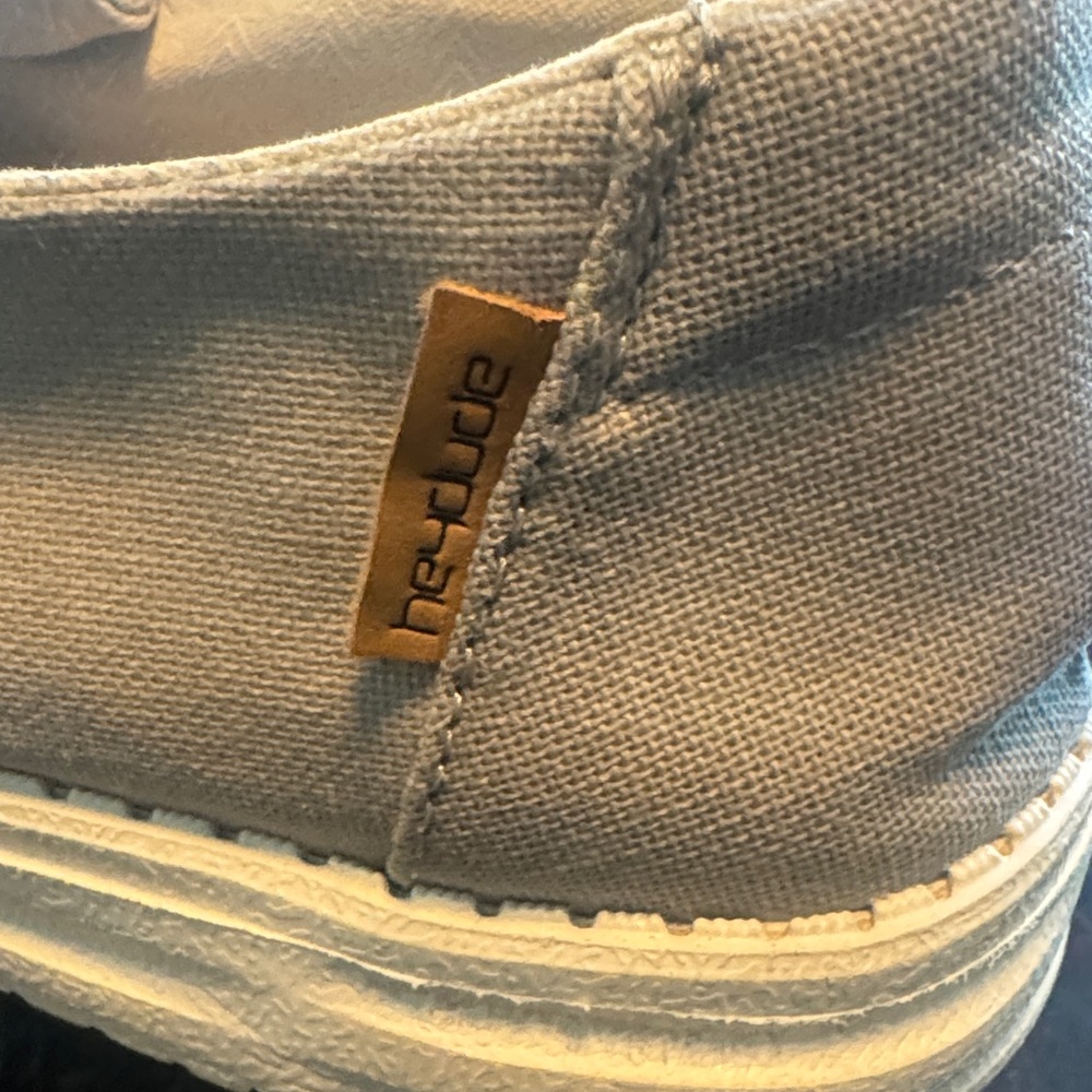 “SOLD” Hey Dude Wendy Chambray Light Grey Loafers - Women’s Size 8 - Picture 7 of 10